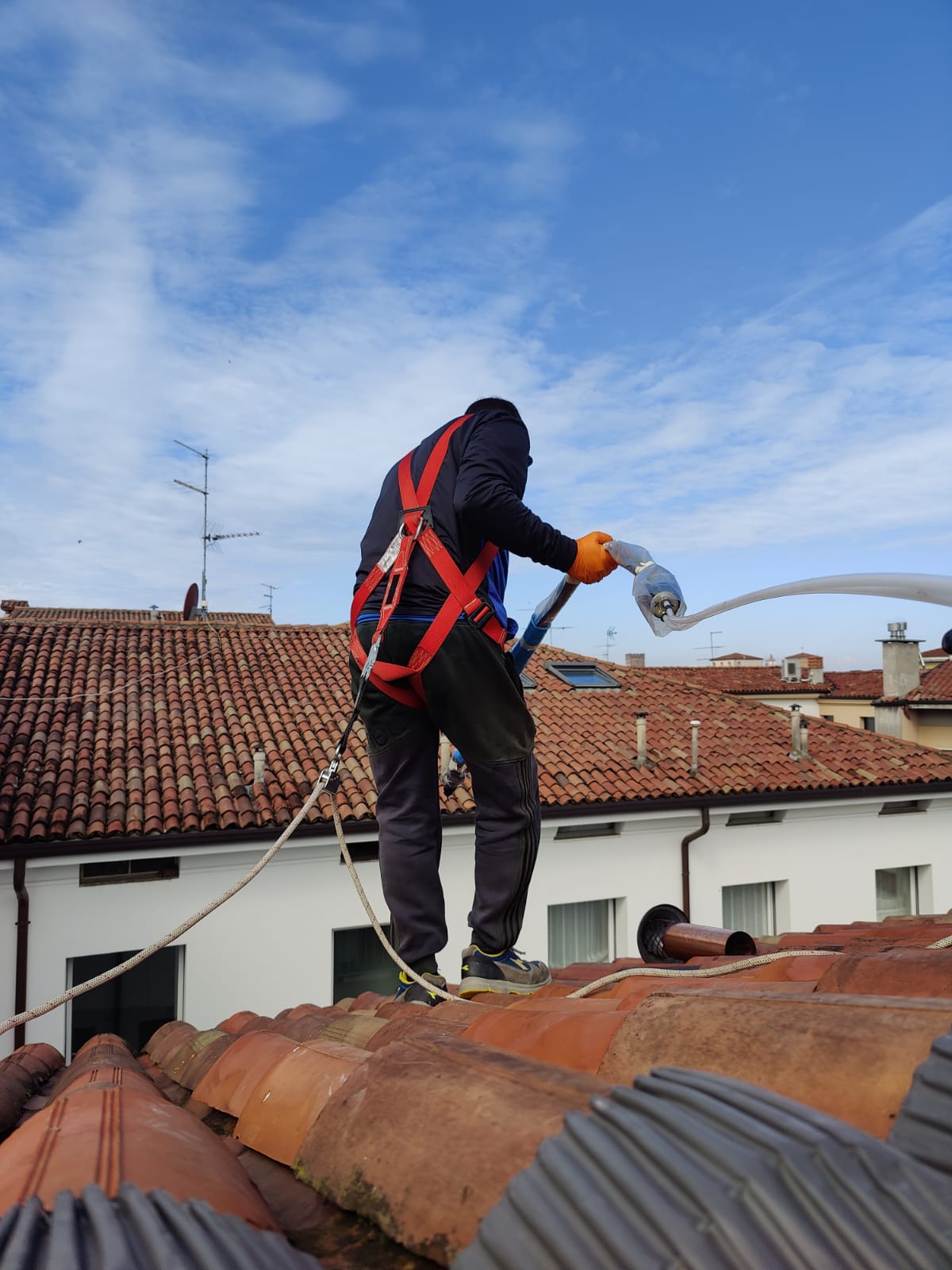 INNOVAZIONE E SPECIALIZZAZIONE NEI SERVIZI DI RISANAMENTO